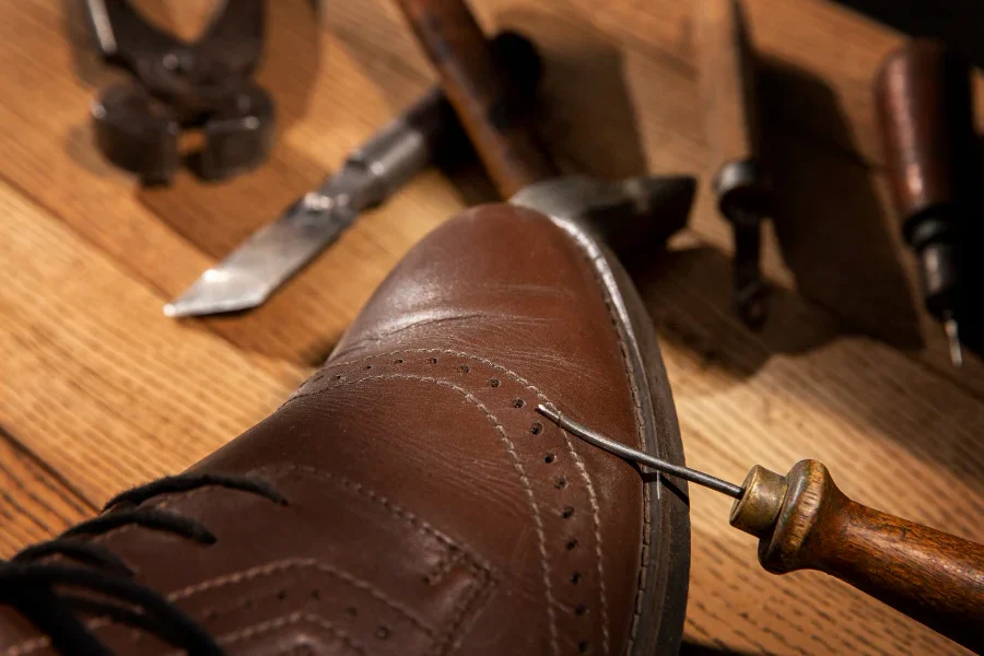 صدای کفش چرم